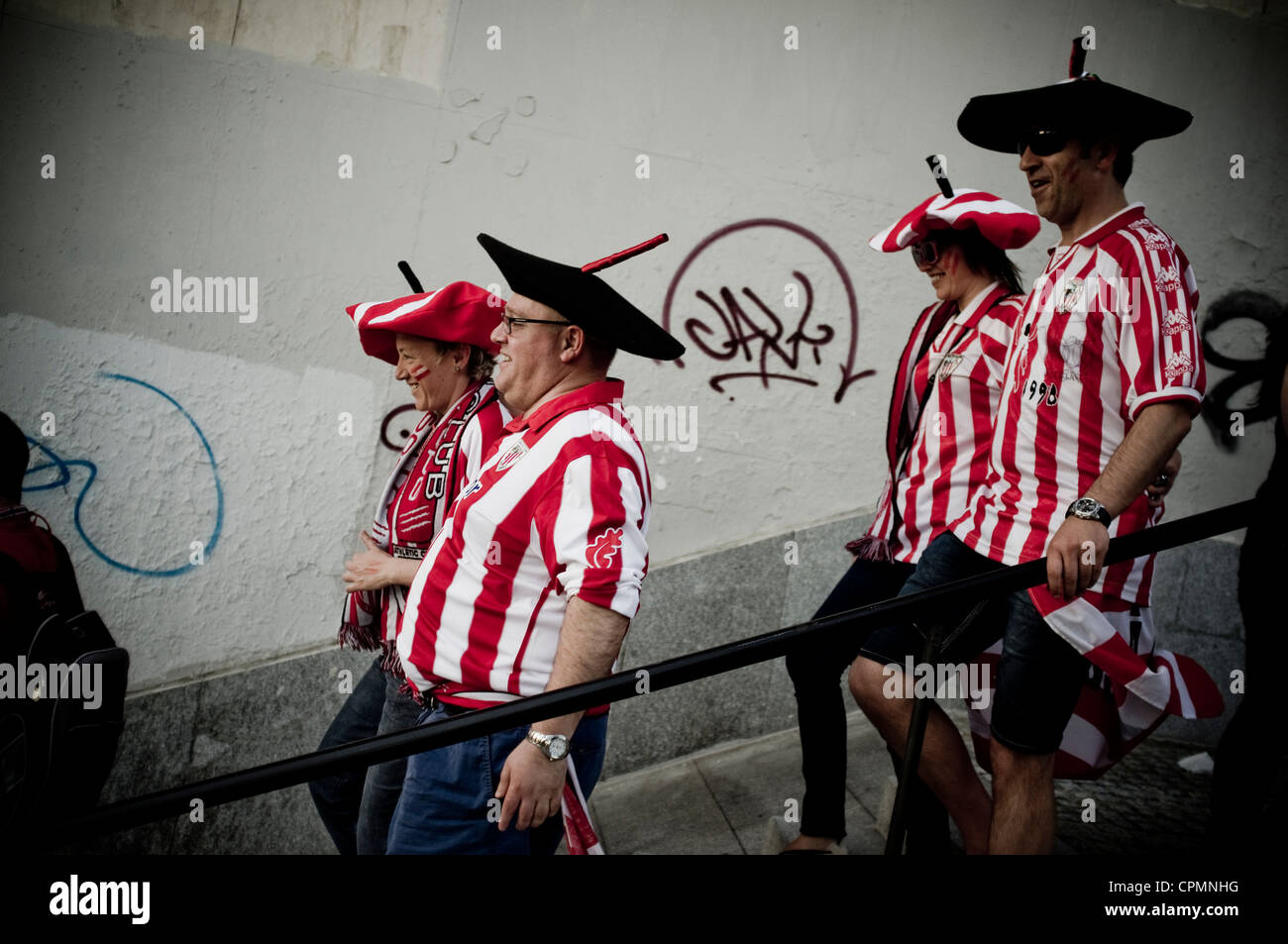 Athletic Bilbao-Fans in Madrid vor dem Finale der Copa del Rey 2012 gegen den FC Barcelona. Stockfoto