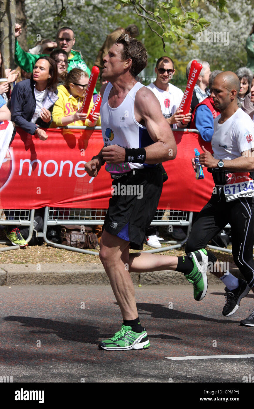 James Cracknell im Virgin London Marathon 2012 Stockfoto