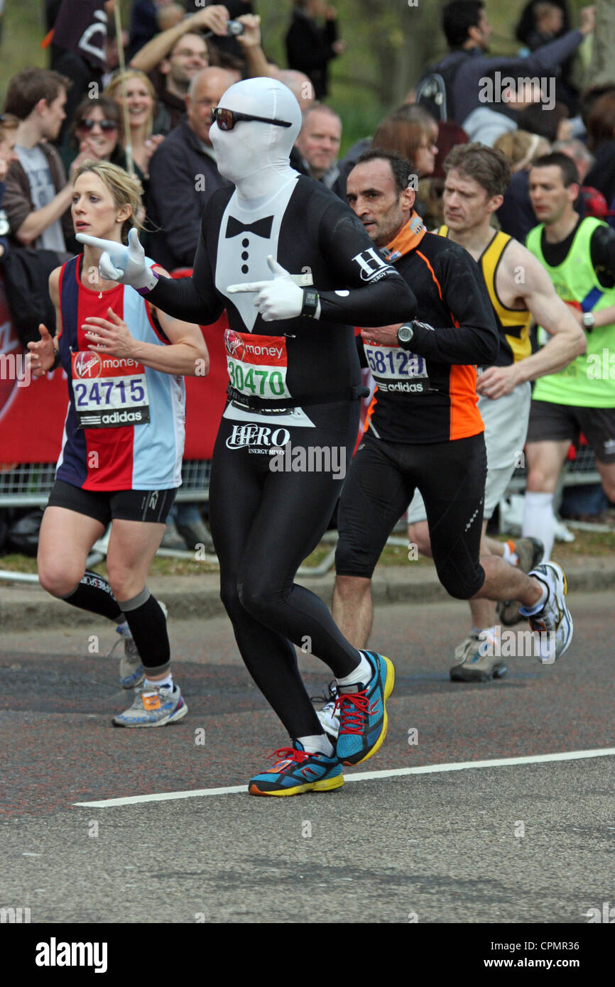 Der unsichtbare Mann im Virgin London Marathon 2012 Stockfoto