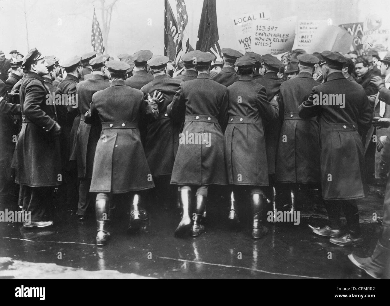 Polizei-Beschäftigung während einer Demonstration von Arbeitslosen in New York, 1936 Stockfoto