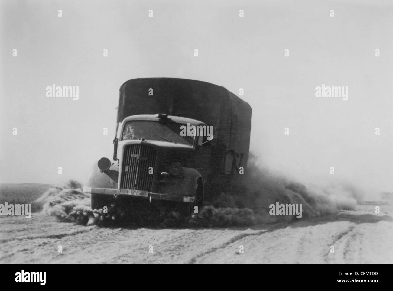 Deutsche LKW an der Ostfront, 1942 Stockfoto