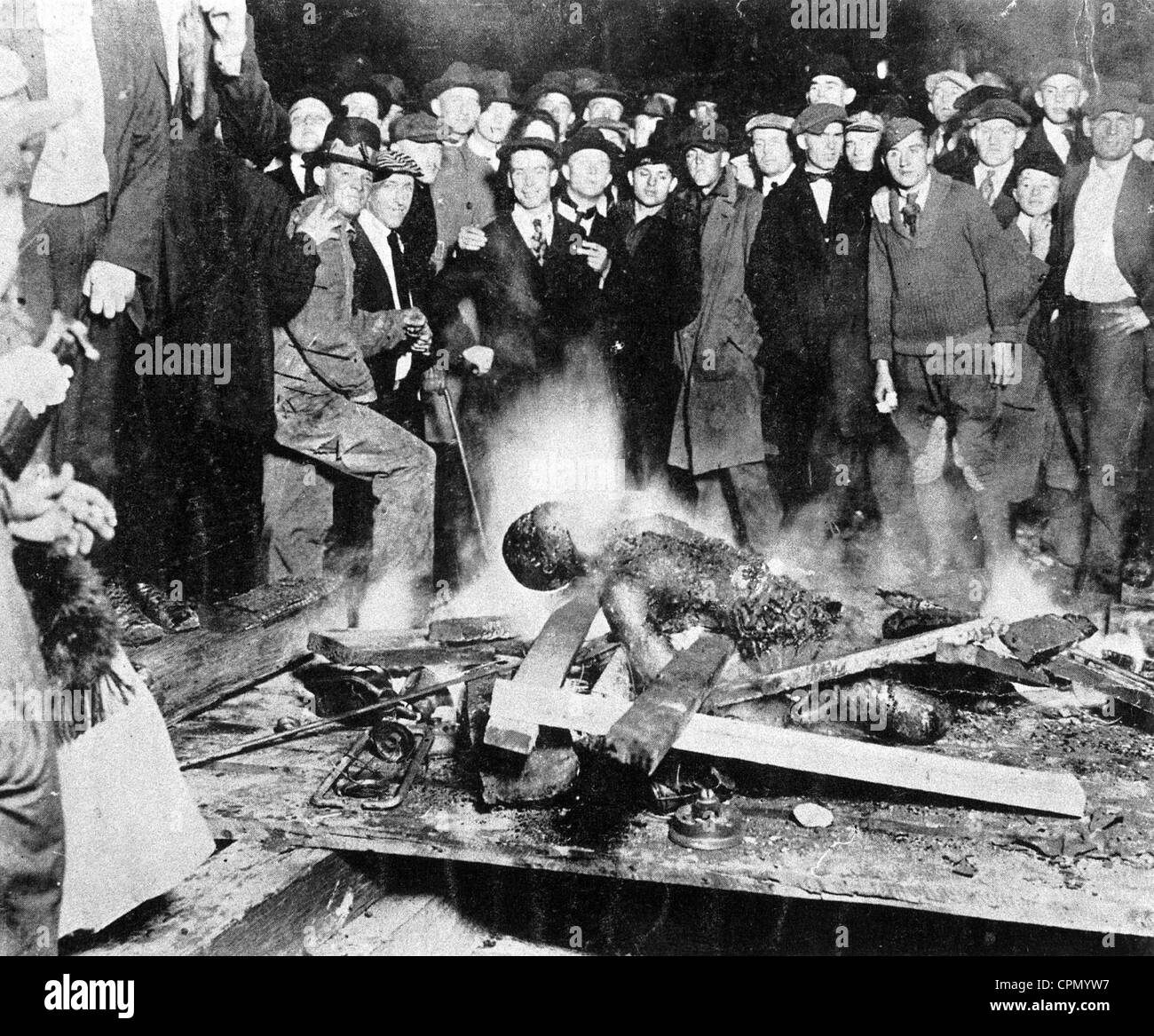 Lynchjustiz in den Vereinigten Staaten zu einem farbigen Mann, 1919 Stockfoto