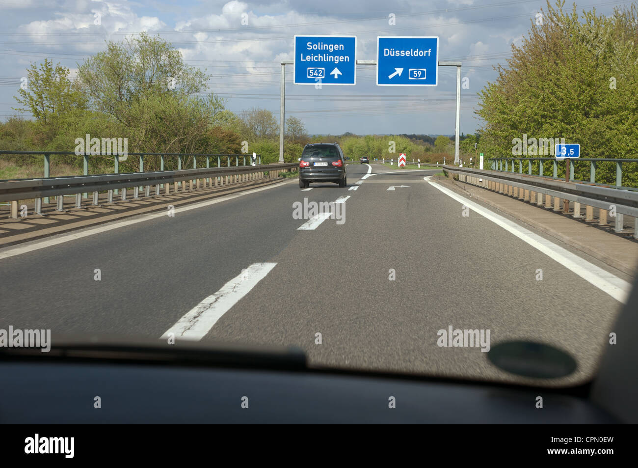 Deutsche Autobahn-Ausfahrt Stockfoto