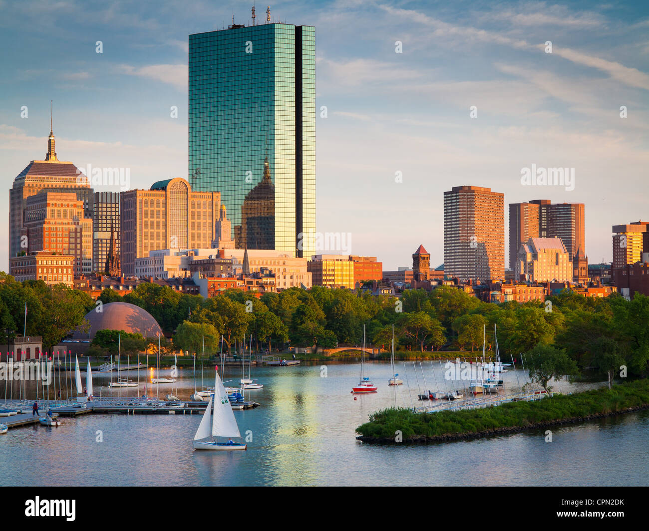 Boston und dem Charles River von Longfellow Bridge aus gesehen. Stockfoto