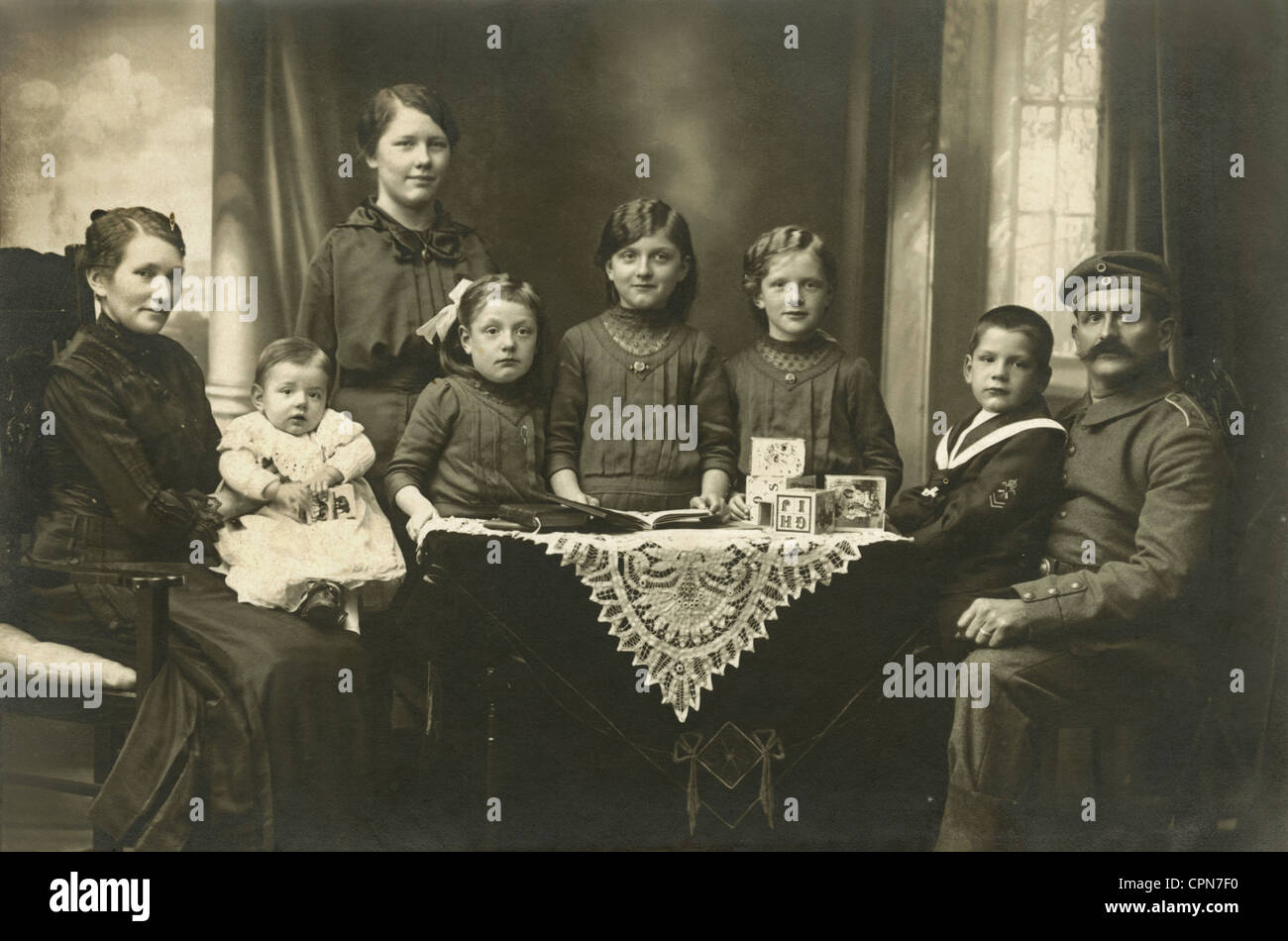 Personen, Familie mit vielen Kindern, Deutschland, 1916, Zusatz-Rechte-Clearenzen-nicht vorhanden Stockfoto