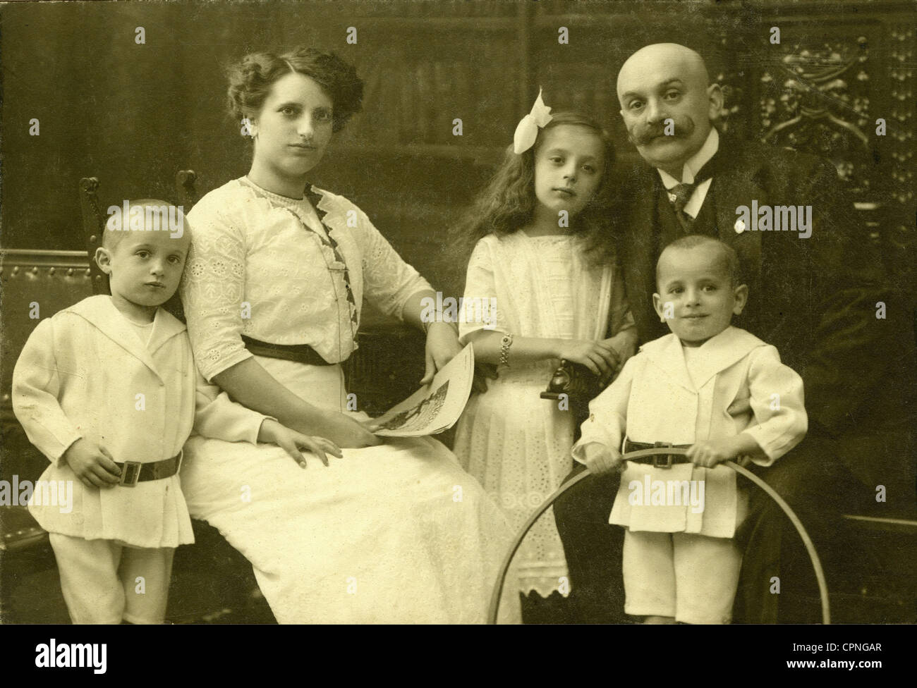 Personen, Familie, Eltern mit drei Kindern, Leipzig, Deutschland, um 1912, Zusatzrechte-Clearences-nicht vorhanden Stockfoto