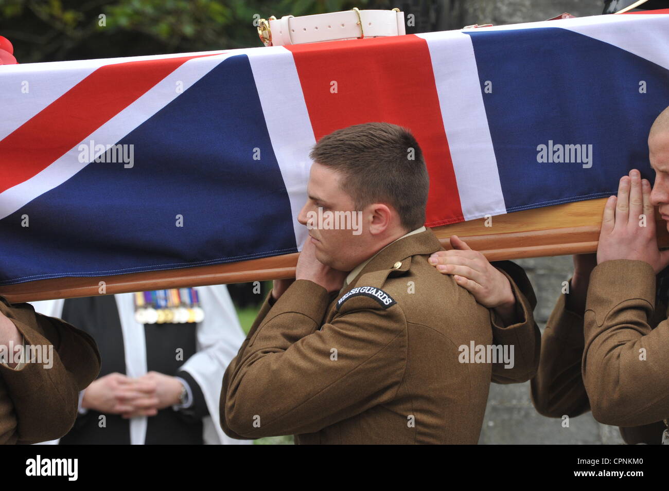 Die Trauerfeier für L/Cpl Lee Davies wurde um 1130 Uhr auf Dienstag, 29. Mai 2012 an Str. Marys Kirche, Church Street, Cardigan (SA43 1EG) gefolgt von Feuerbestattung am Parc Gwyn Crematorium, Narberth (SA67 8UD) L? CPL Davies war KIA in Afghanistan, KIA aus Handfeuerwaffen auf Samstag, 12. Mai 2012 Stockfoto