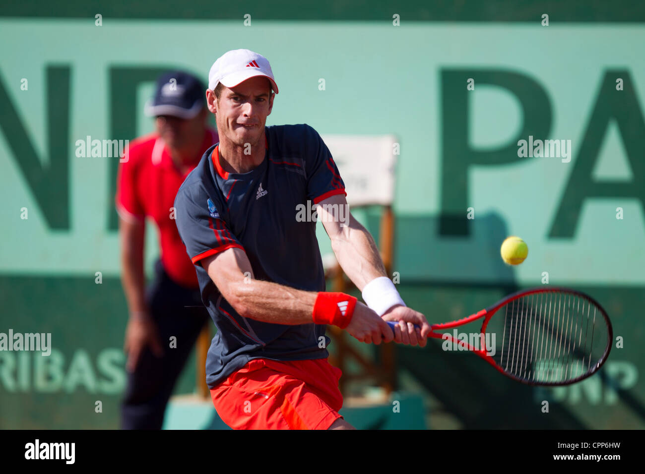 29.05.2012 Paris, Frankreich. Andy Murray in Aktion gegen Tatsuma Ito am 3. Tag der Französisch Open Tennis von Roland Garros. Stockfoto