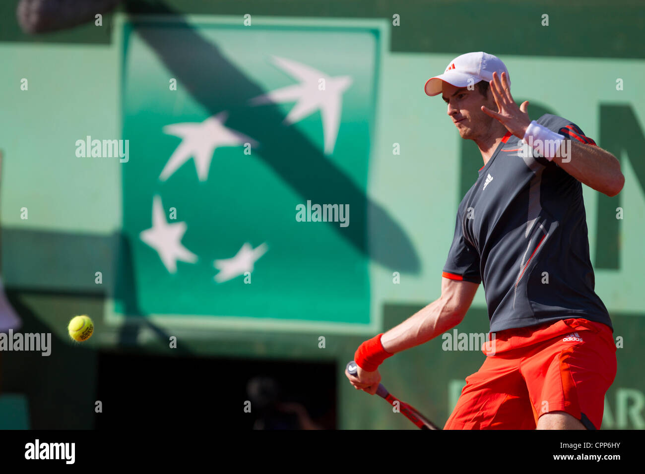 29.05.2012 Paris, Frankreich. Andy Murray in Aktion gegen Tatsuma Ito am 3. Tag der Französisch Open Tennis von Roland Garros. Stockfoto
