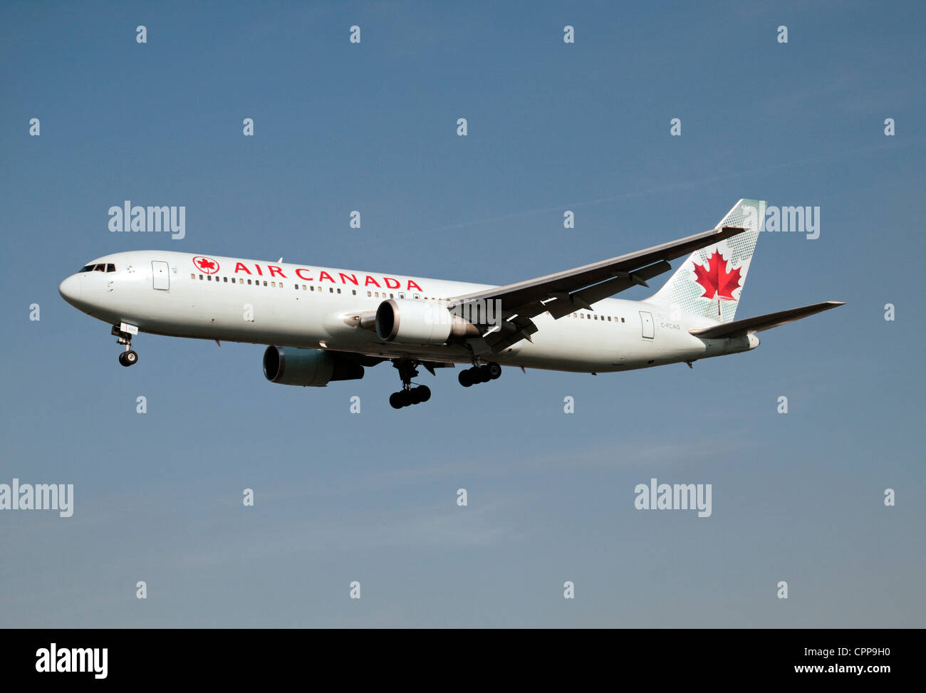 Die Air Canada Boeing 767-375/ER (C-FCAG) über den Boden am Flughafen Heathrow, London, UK. Feb 2012 Stockfoto