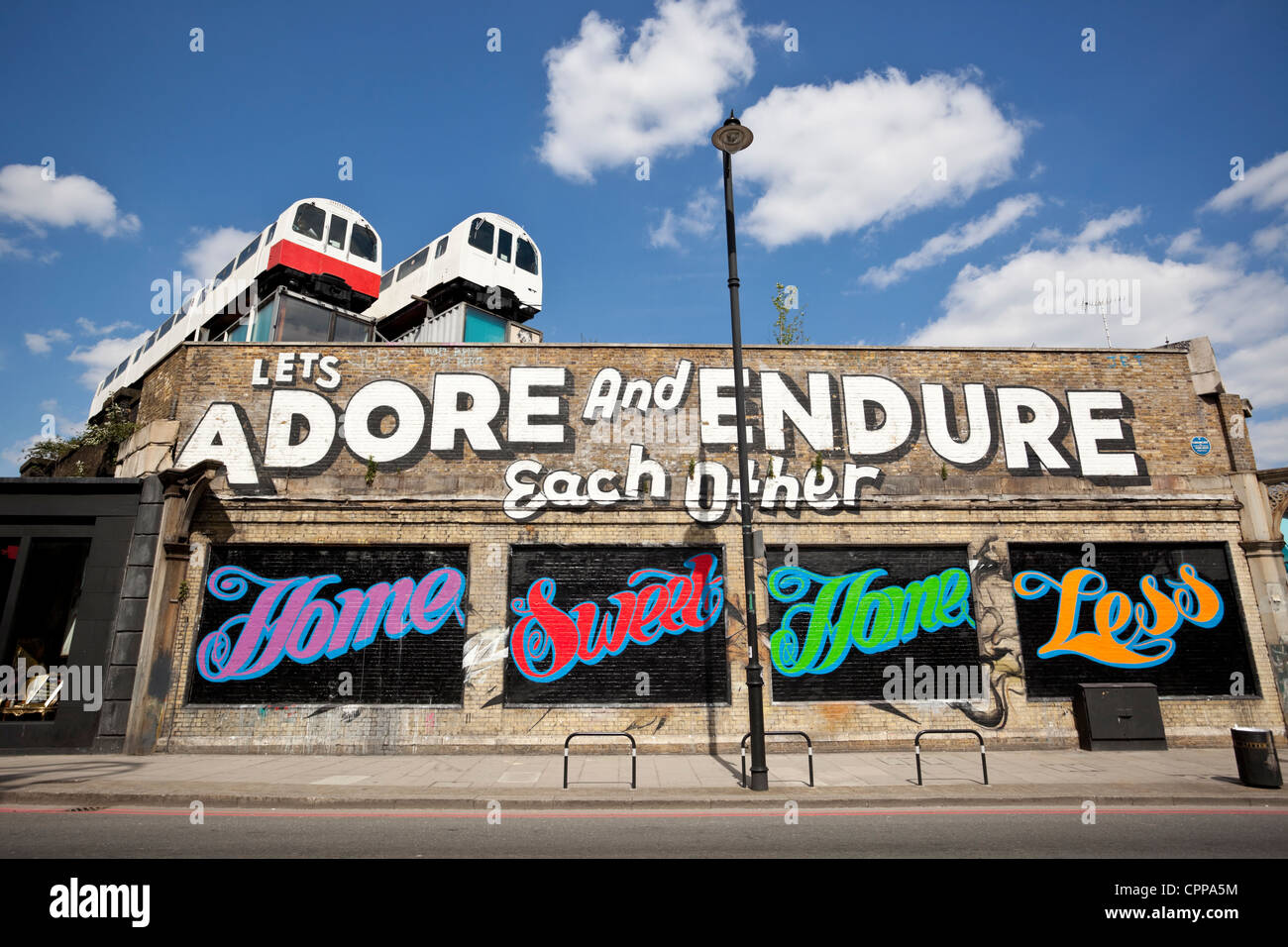 Graffiti und Straßenkunst, Great Eastern Street, Shoreditch, London, England, Großbritannien. Stockfoto