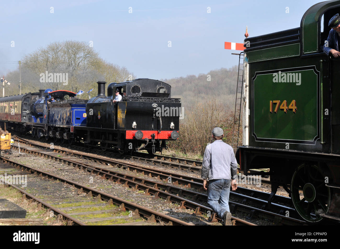 828 Eingabe Highley Station Doppel mit Jinty mit dem Zug nach Kidderminster geleitet, während der SVRSpring Gala 2012 Stockfoto