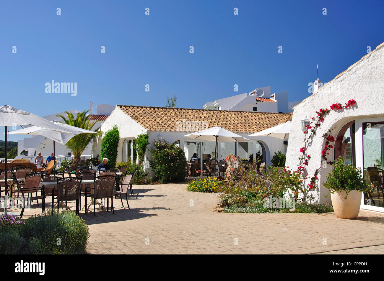 Clubhaus-Terrasse am Golfplatz Golf Son Parc, Son Parc, Menorca, Balearen, Spanien Stockfoto