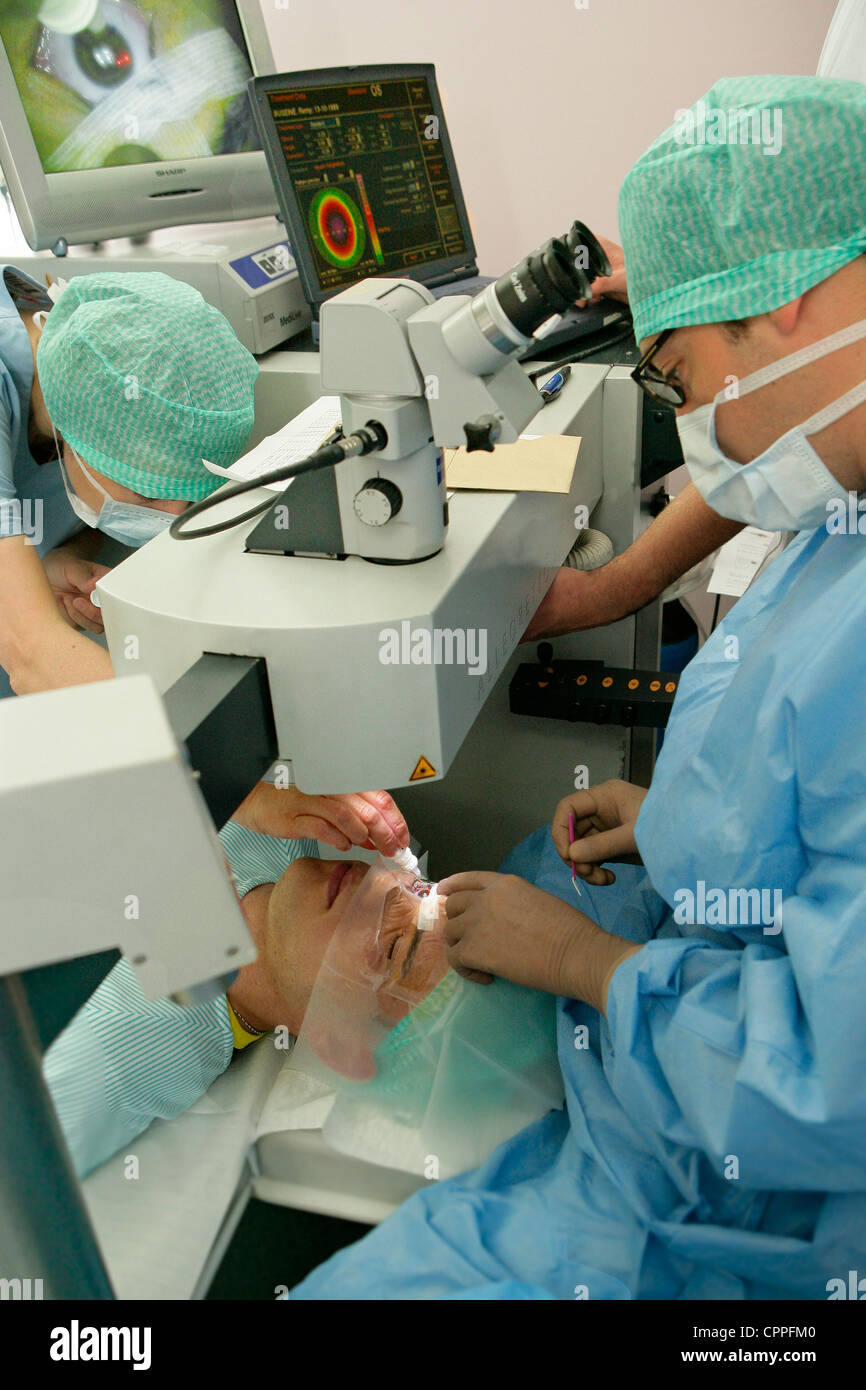 LASER-AUGENCHIRURGIE Stockfoto