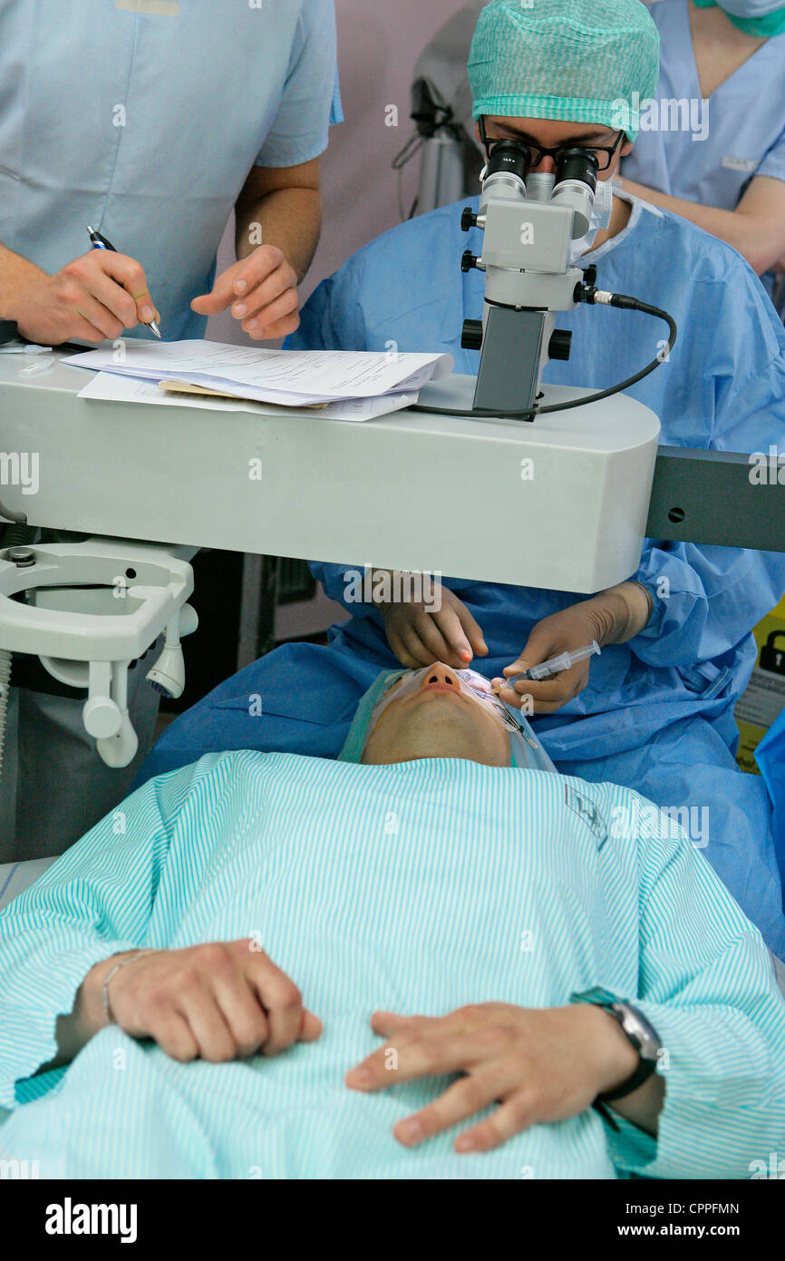 LASER-AUGENCHIRURGIE Stockfoto