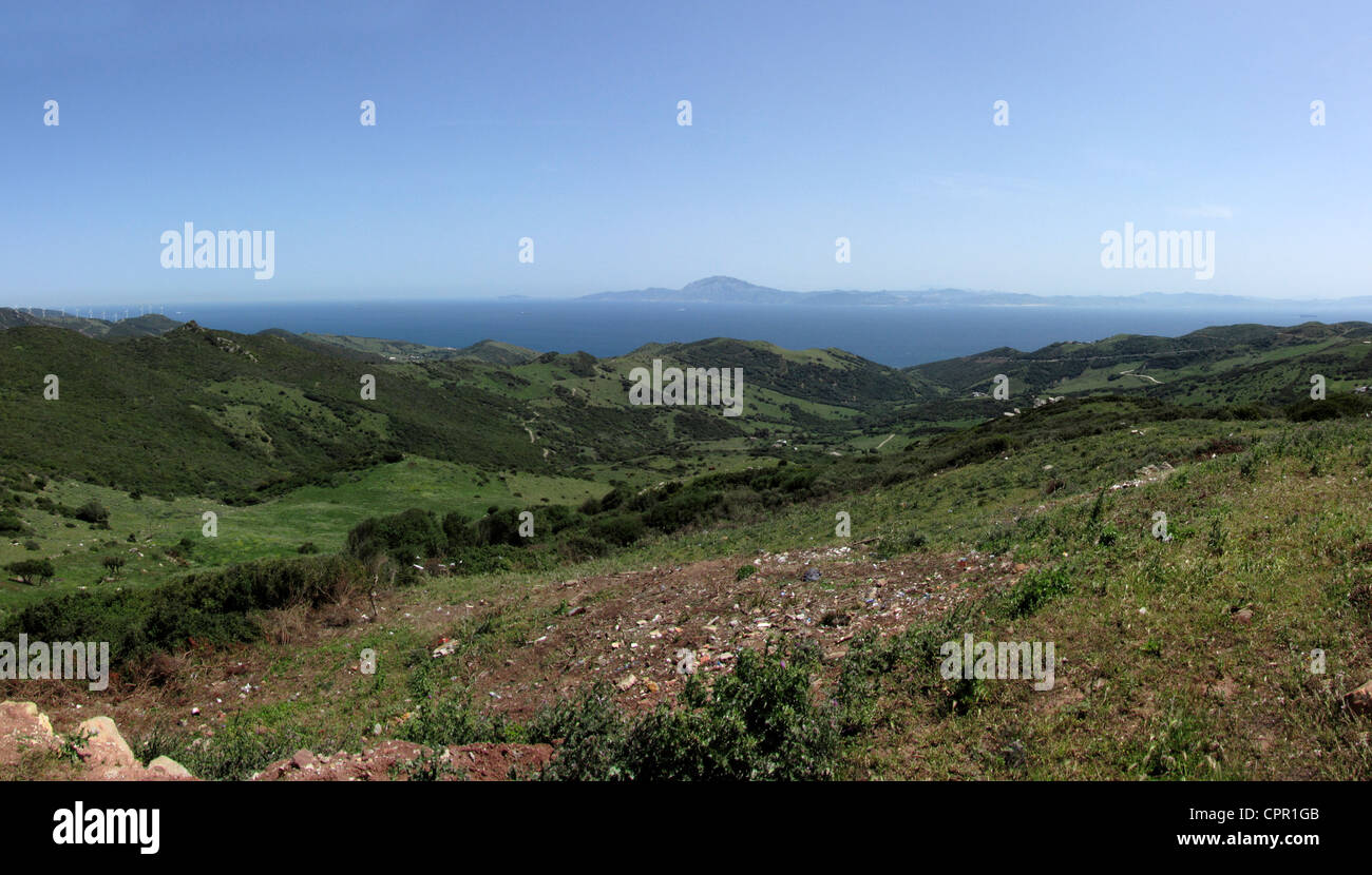 Blick auf Afrika Marokko über die Meerenge von Gibraltar in der Nähe von Tarifa Andalusien Spanien Stockfoto