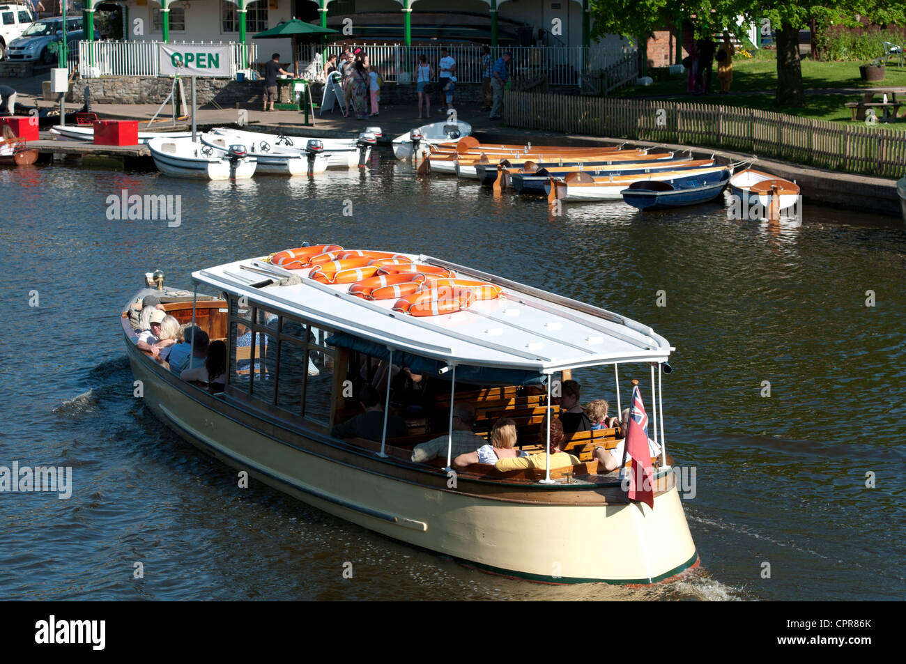 Reise-Boot am Fluss Avon, Bath, UK Stockfoto