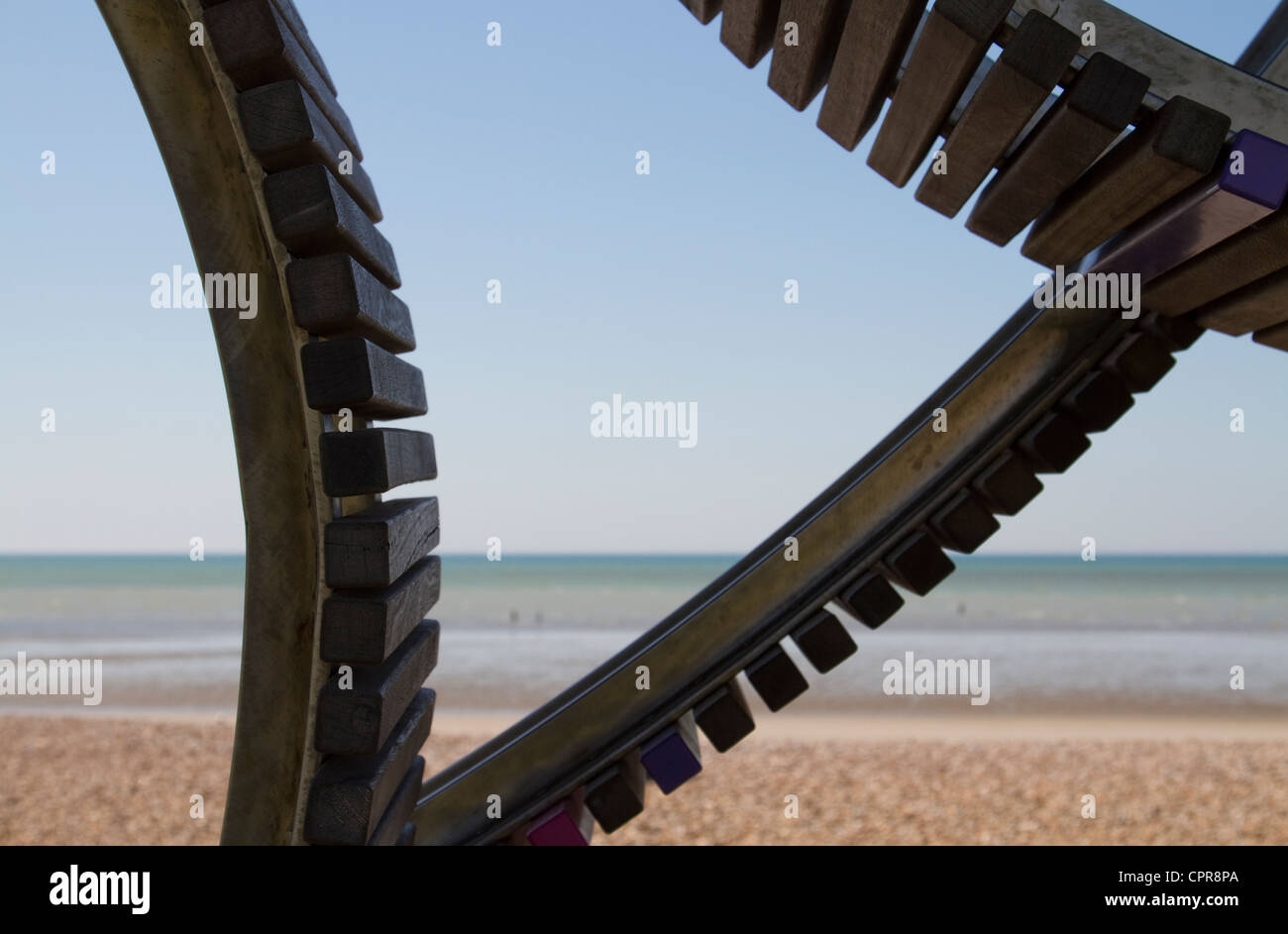 Bestandteil der längsten Bank am Oststrand in Littlehampton, West Sussex Stockfoto