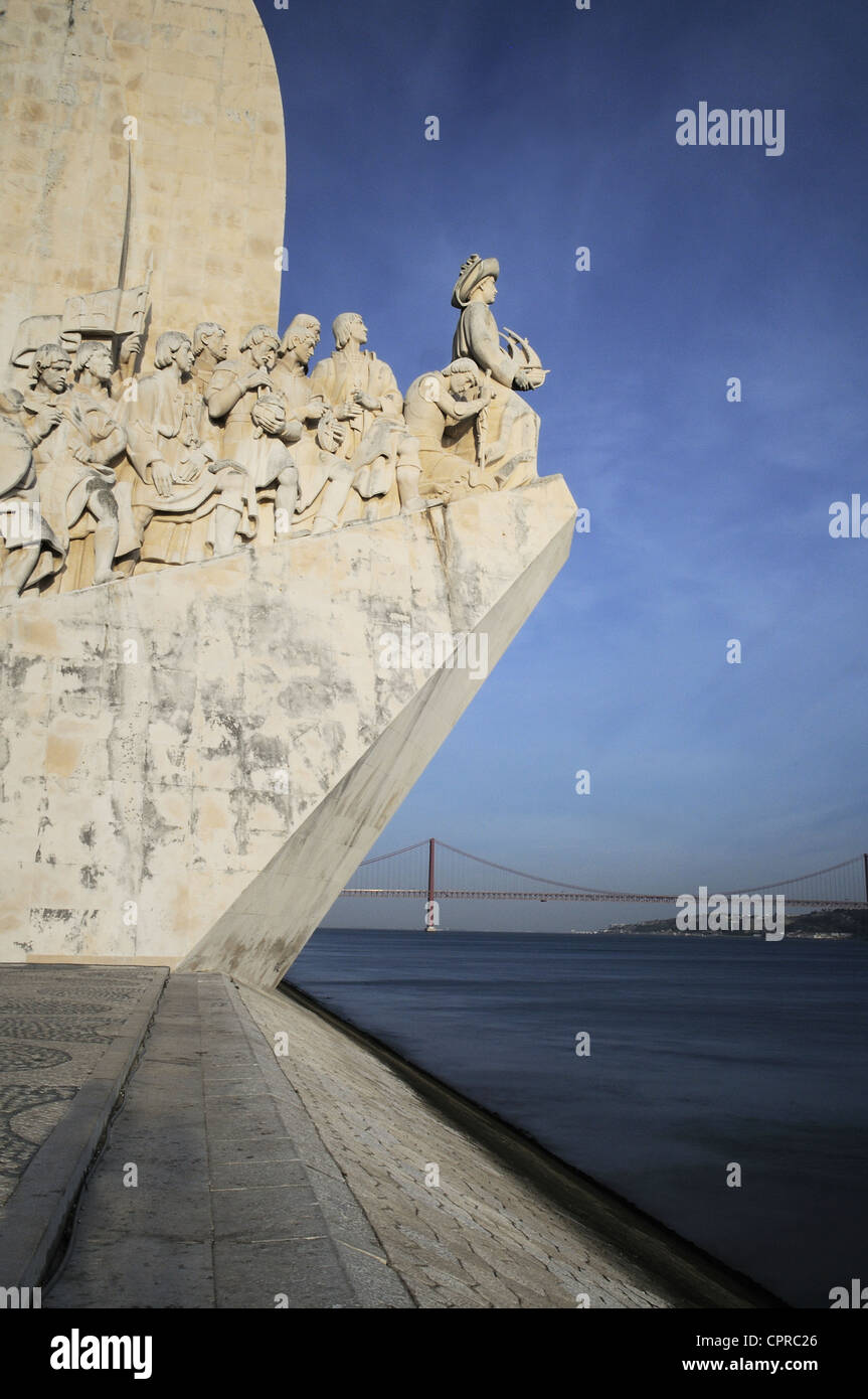 Das Padrão Dos Descobrimentos (Denkmal der Entdeckungen) feiert die Portugiesen, die in dem Zeitalter der Entdeckungen teilgenommen. Es Stockfoto