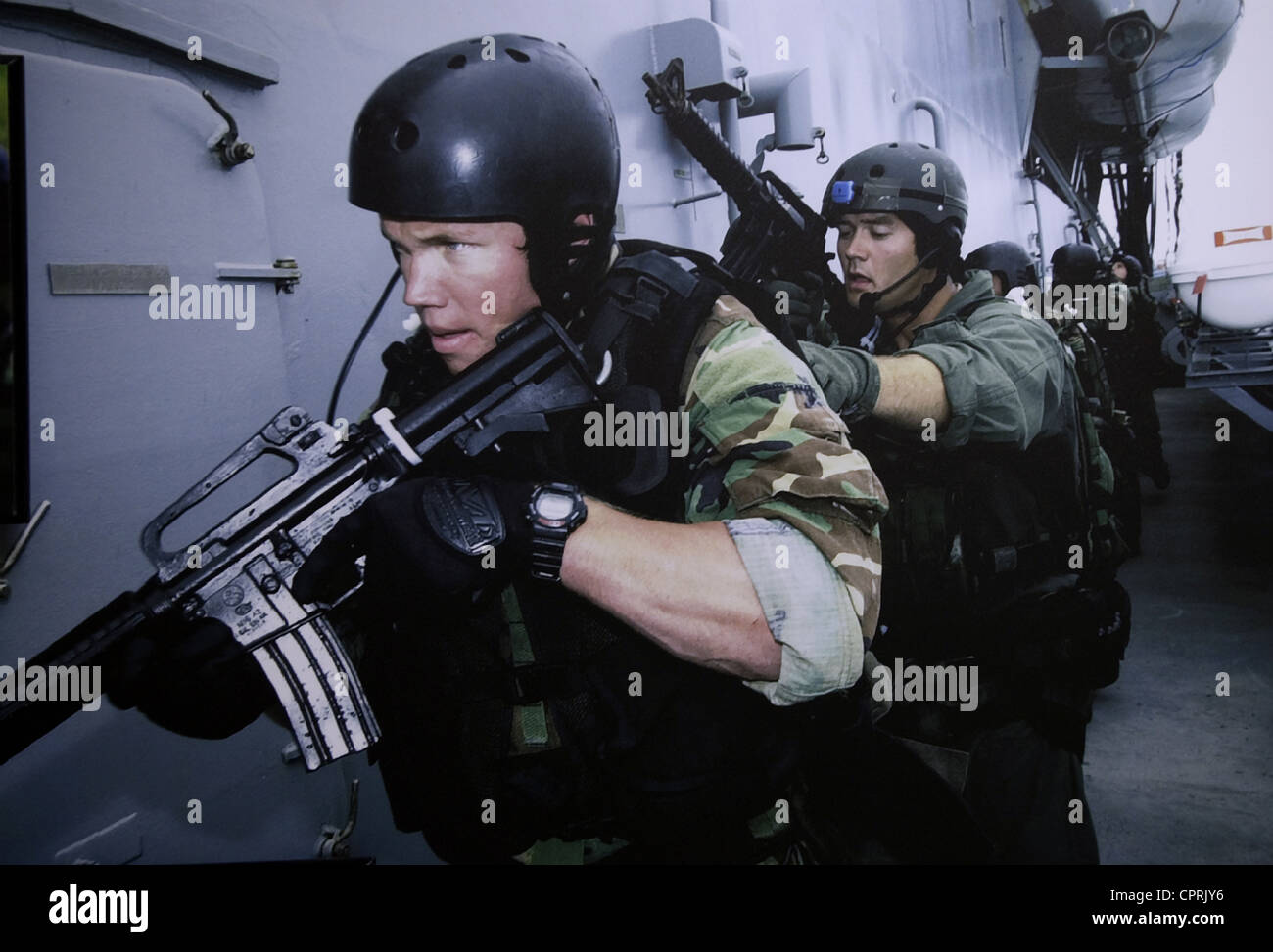 US Navy SEALs Praxis Verhalten spezielle Kriegsführung einsetzen Techniken beim Kampftraining Stockfoto