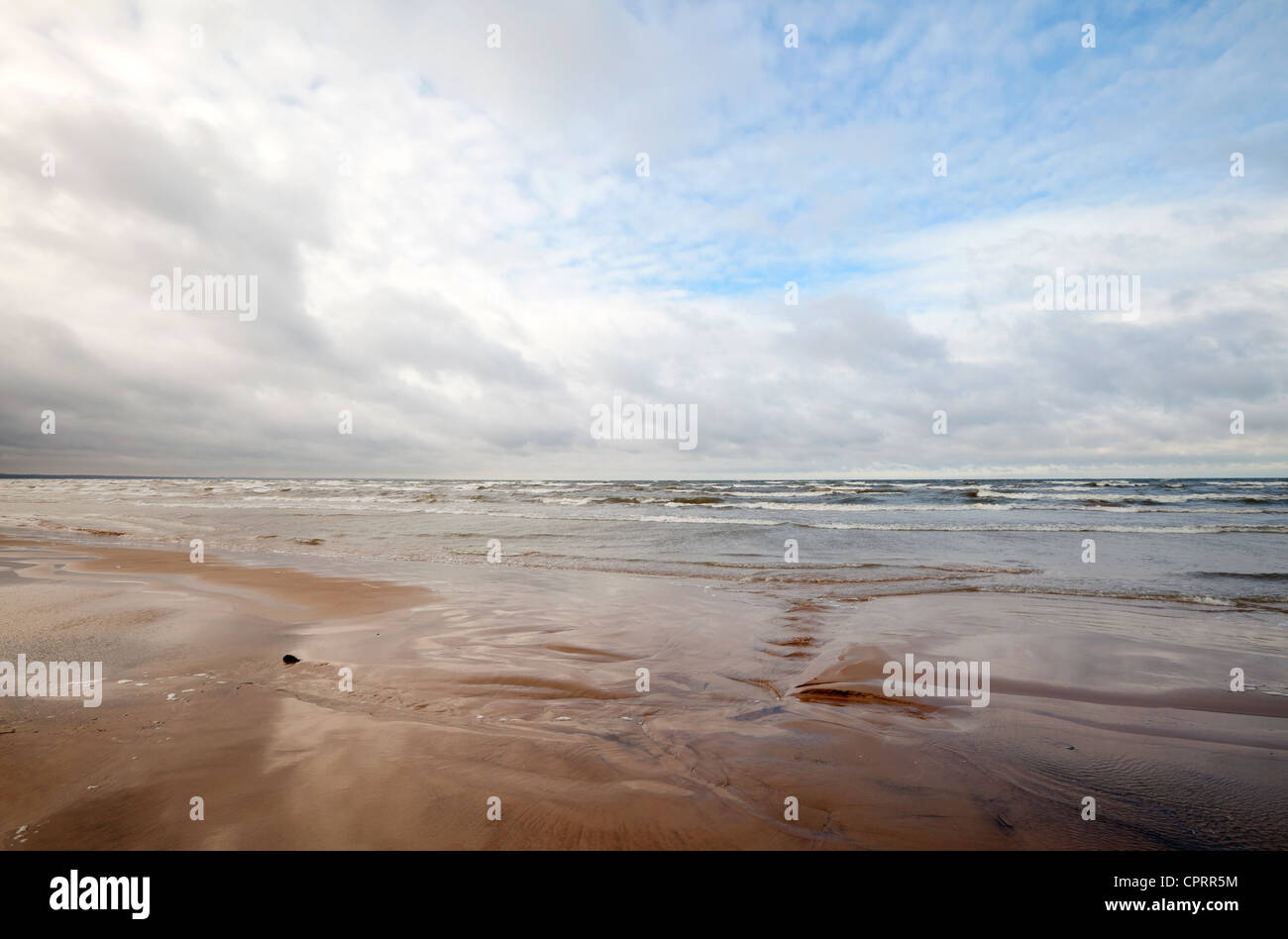 Eine leere Küste der Ostsee in Narva-Jõesuu, Estland Stockfoto