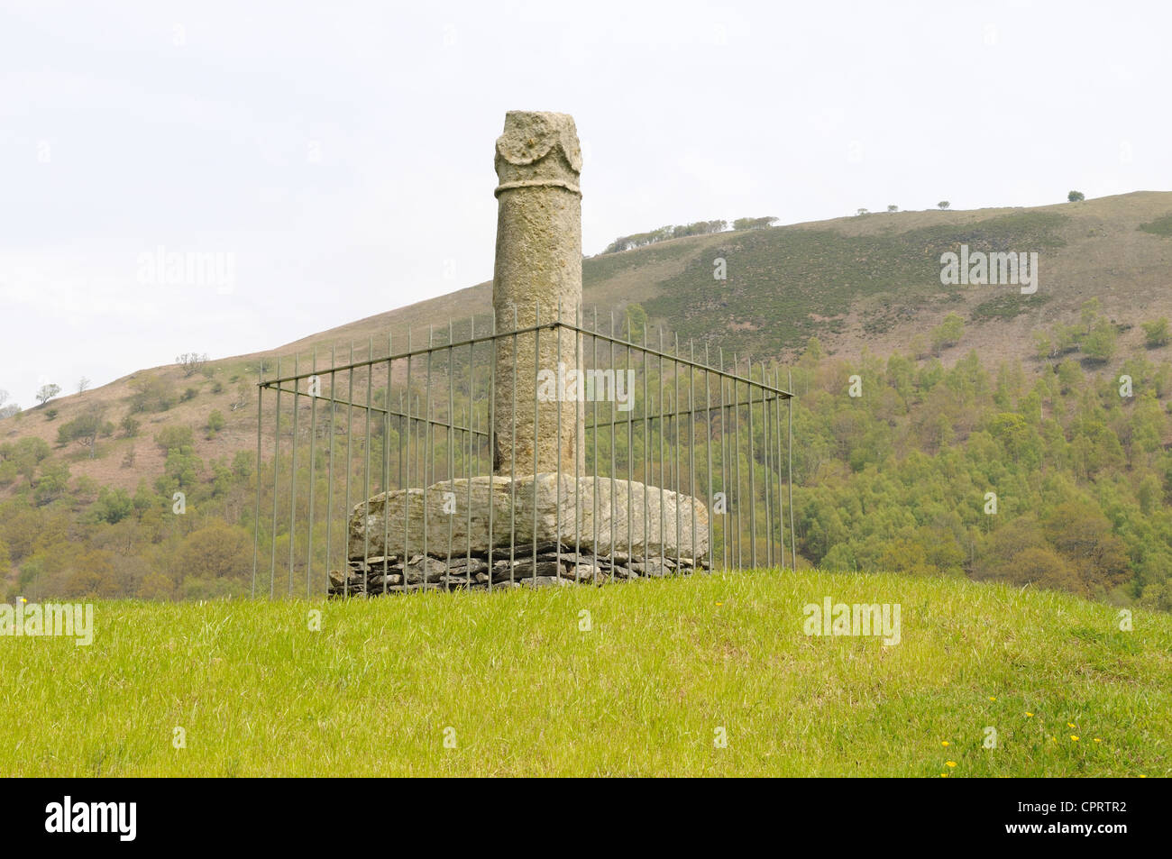 Elusegs Säule gebrochen Welle des 9. Jahrhunderts Kreuz, die das Tal und die Abtei ihre Namen Llangollen Denbishire Wales Cymru Stockfoto