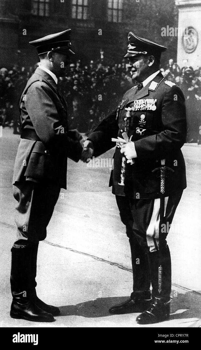 Göring, Hermann, 12.1.1893 - 15.10.1946, deutscher Politiker (NSDAP), Chef der Luftwaffe (Luftwaffe) 1935 - 1945, volle Länge, mit Adolf Hitler, Ende der 1930er Jahre, Stockfoto