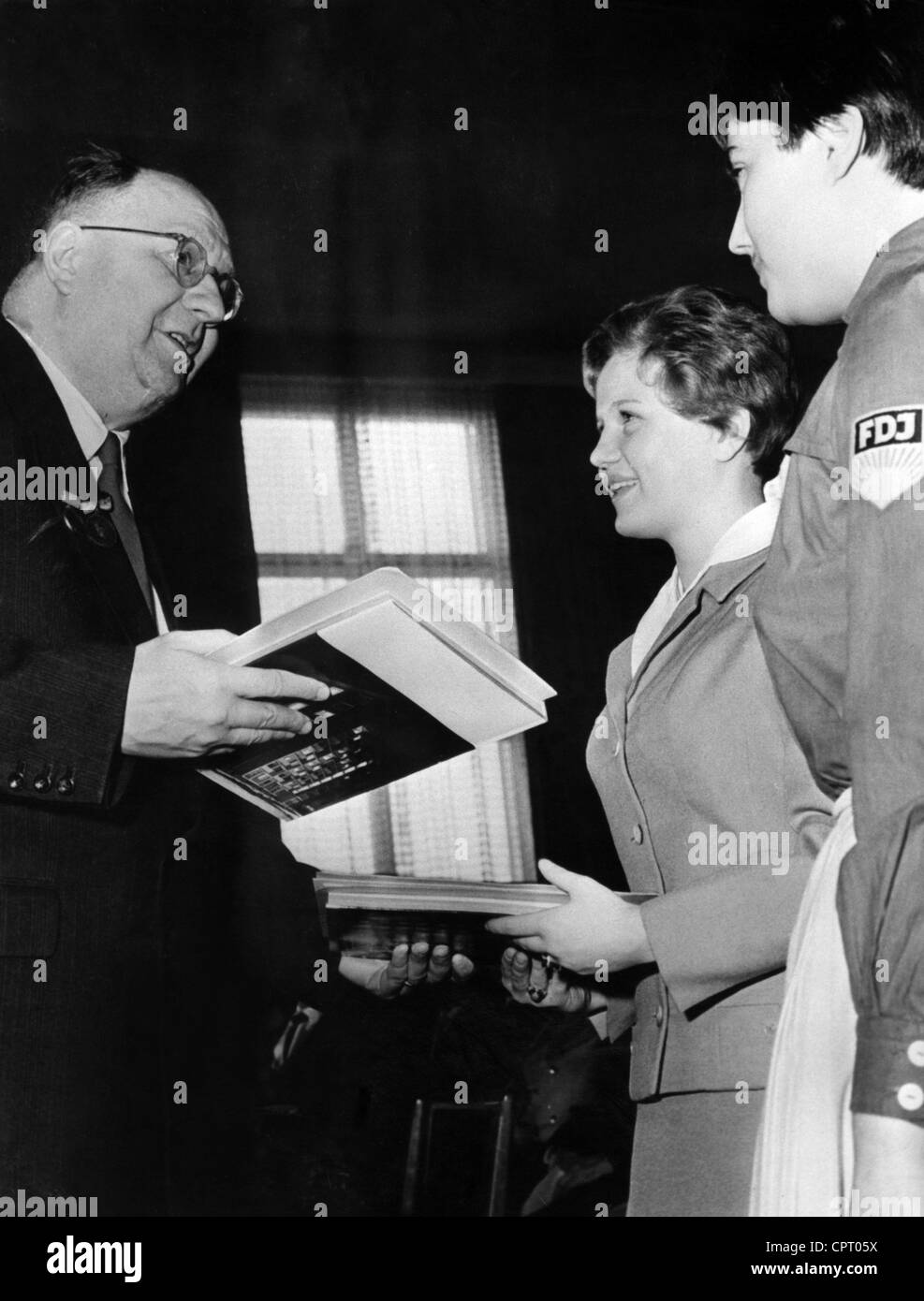 Kraemer-Gulbin, Ingrid, * 29.7.1943, Deutsche Taucher, die ihr Ausscheidzertifikat vom 22.12.1961 erhalten haben, Stockfoto