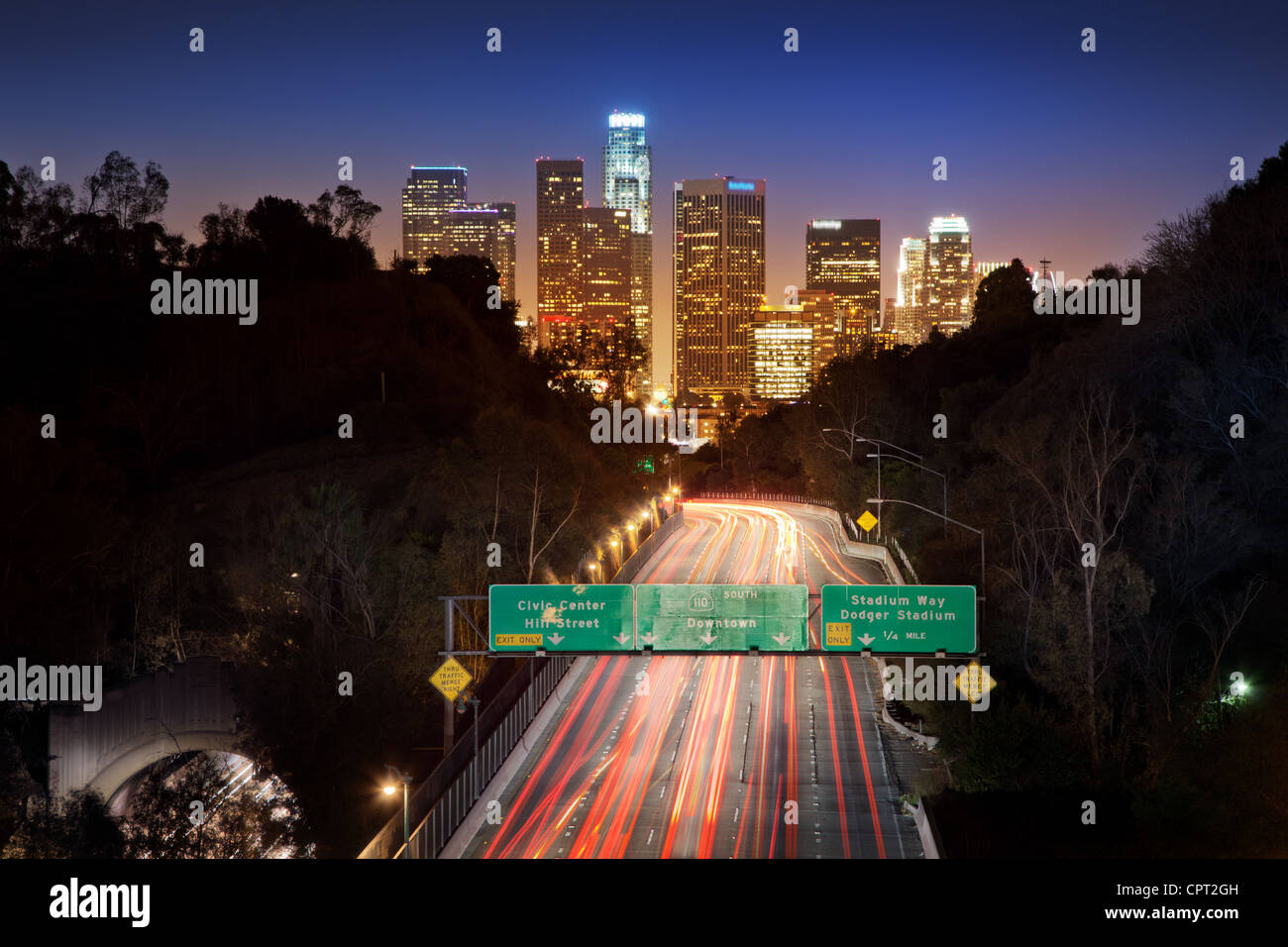 Die Innenstadt von Los Angeles bei Nacht. Stockfoto