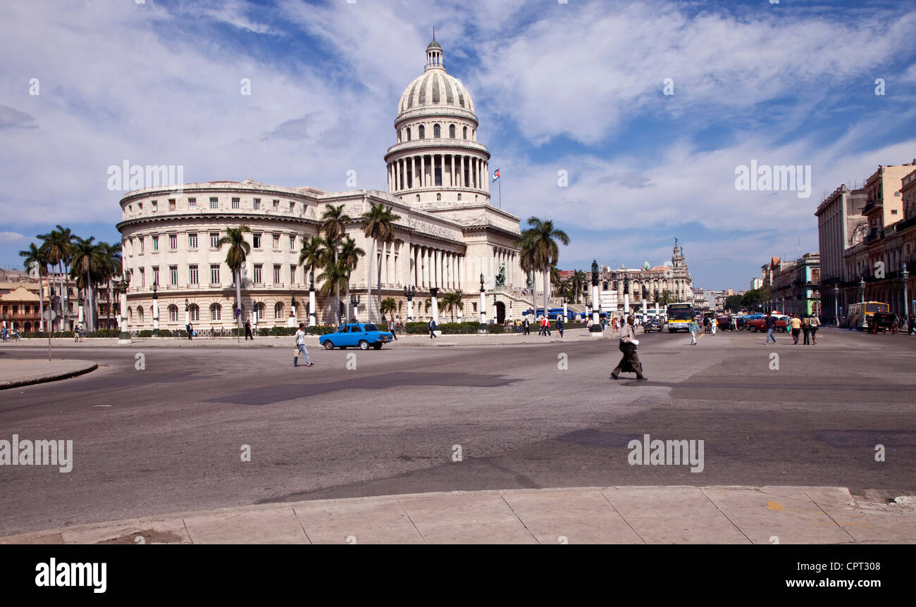 Die Hauptstadt Gebäude Alt-Havanna Kuba entnommen die Fuente De La India Stockfoto