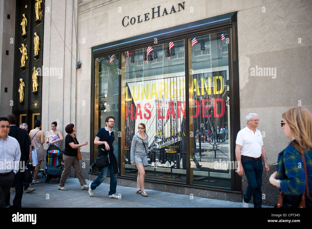 Ein Cole Haan speichern im Rockefeller Center in New York Stockfoto