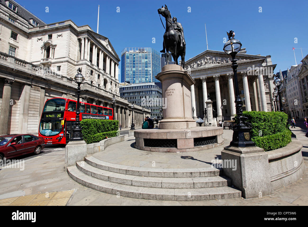 Die Bank of England auf Threadneedle Street und der Royal Exchange in der Stadt, London, England Stockfoto