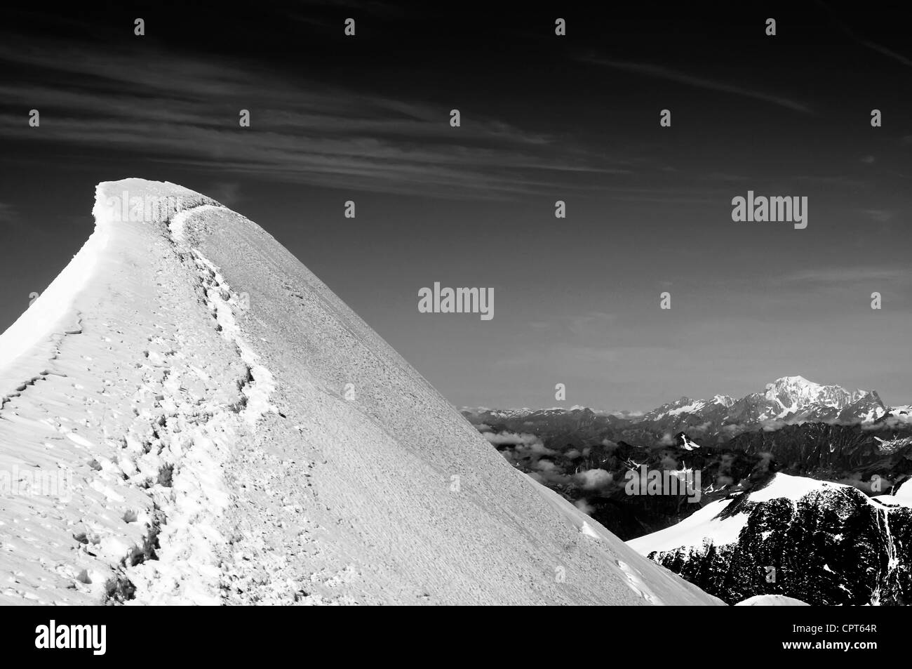 Einen schmalen Gipfel in den Schweizer Alpen Stockfoto