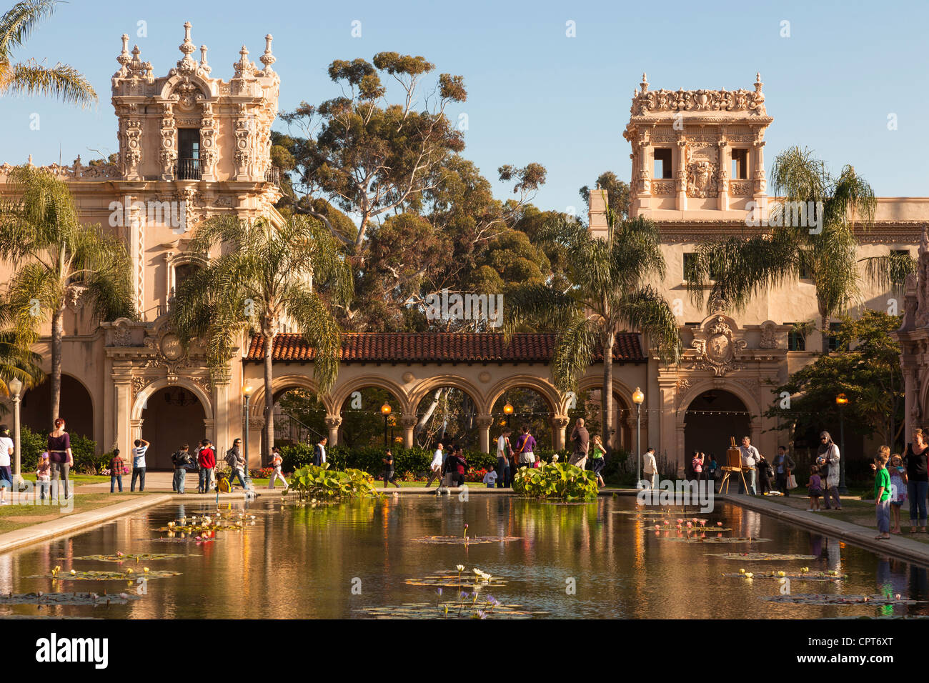 Seerosenteich und Casa de Balboa. Balboa Park, San Diego, Kalifornien Stockfoto