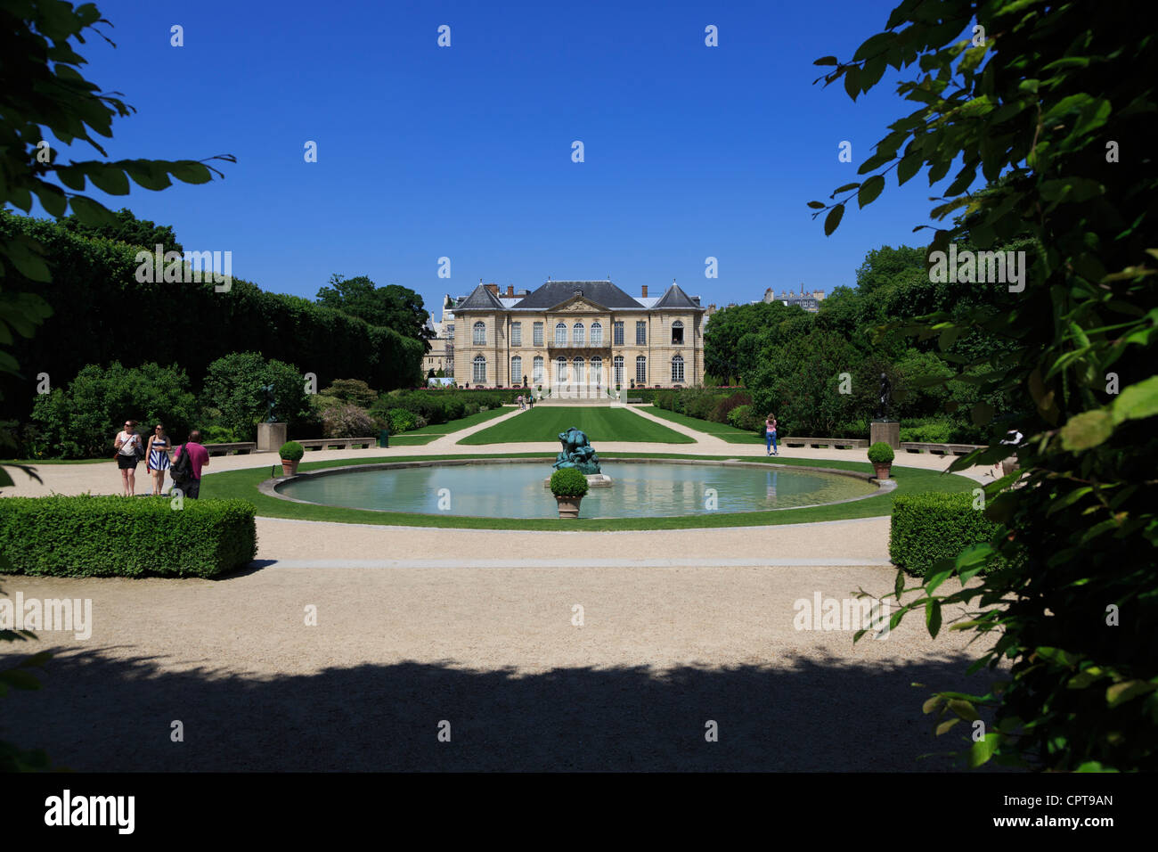 Gärten des Musée Rodin in Paris. Das Hotel Biron und die weitläufigen