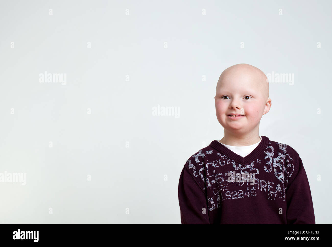 Porträt eines jungen mit Down-Syndrom, Studio gedreht Stockfoto