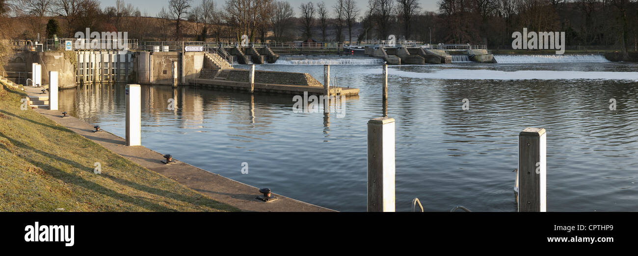 Mapledurham Wehr auf der Themse, Berkshire, Großbritannien Stockfoto