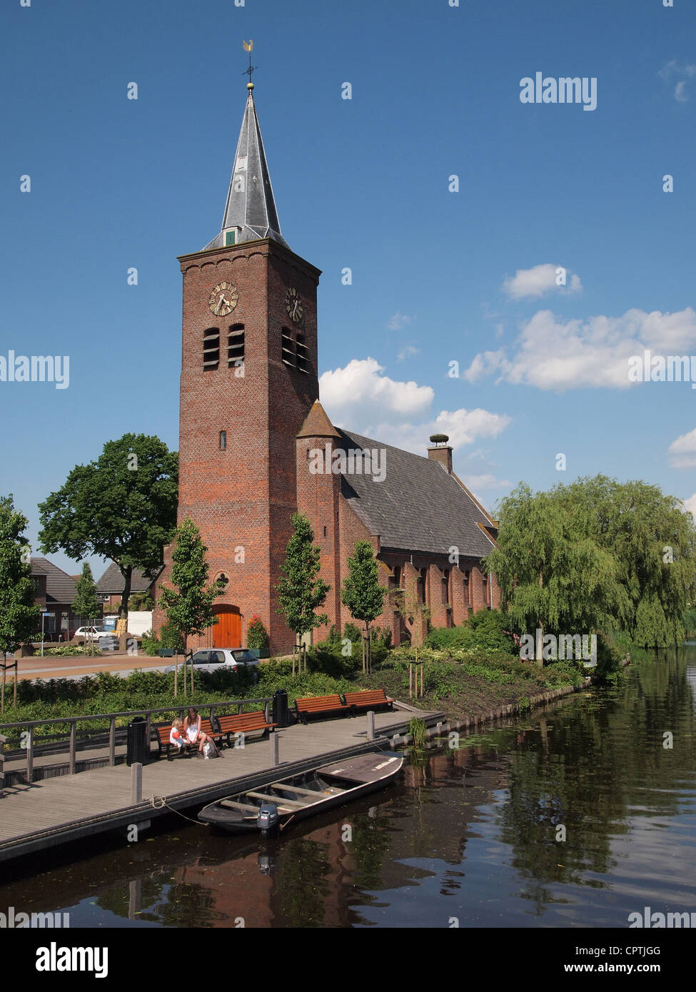 Typische Zuid-Holland Dorfkirche, in Bleskensgraaf, Niederlande Stockfoto