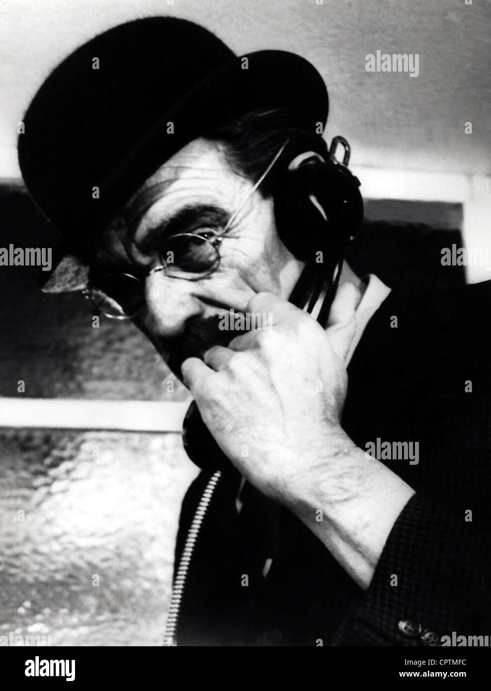 The comedian karl valentin -Fotos und -Bildmaterial in hoher Auflösung ...