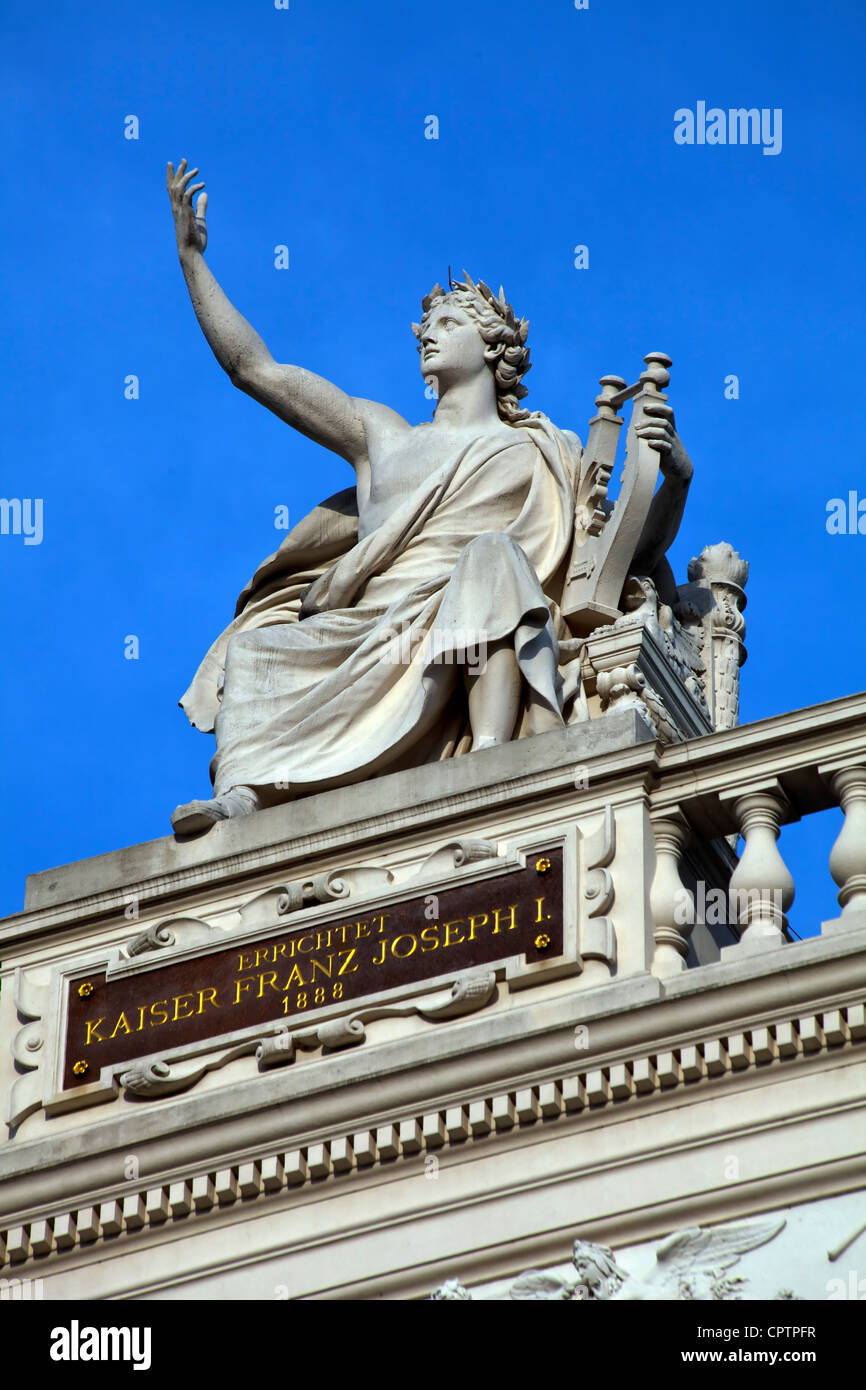 Statue von Kaiser Franz Joseph i. im Parlament in Wien, Österreich Stockfoto