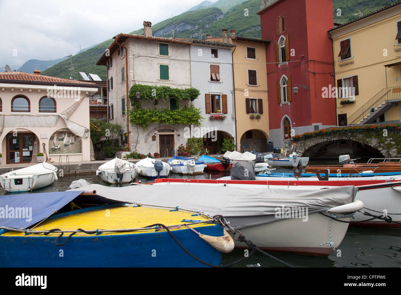 Kleiner Hafen in Cassone Malcesine See Gardasee Lago di Garda-Italien-Italia Stockfoto