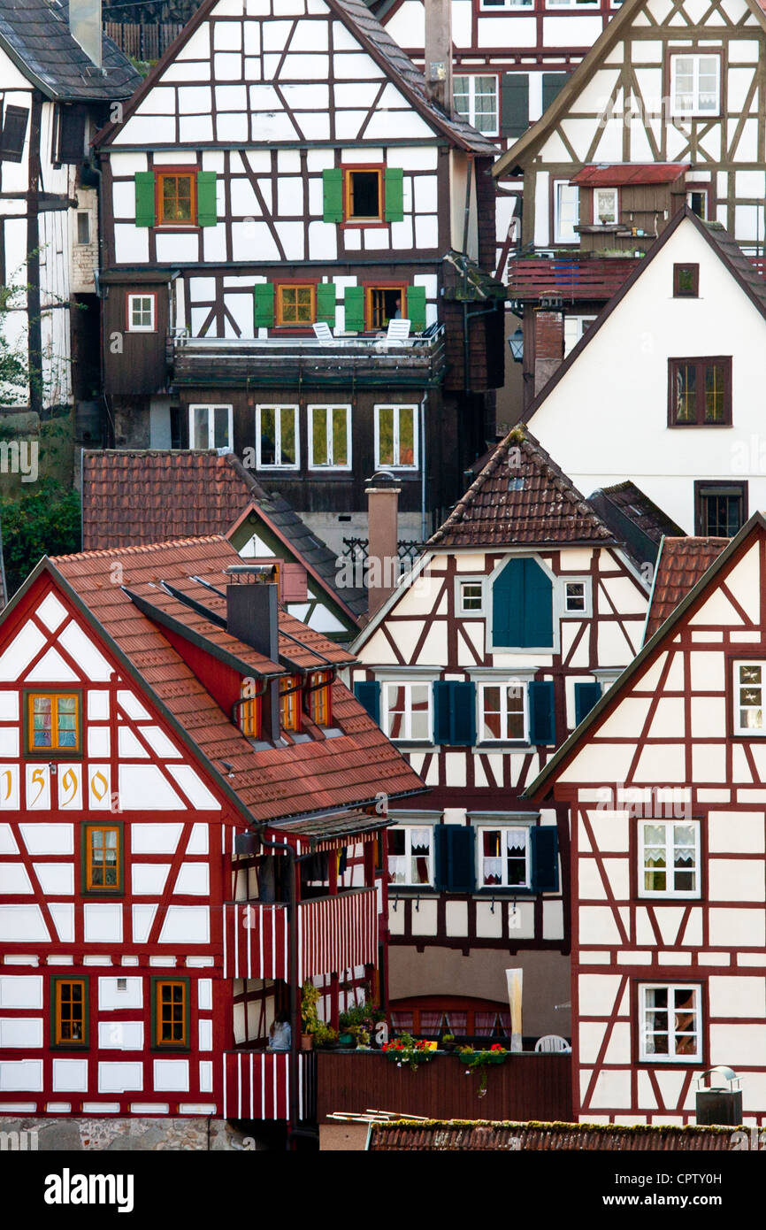 Idyllischen Fachwerk H user In Schiltach In Den Bayerischen Alpen 