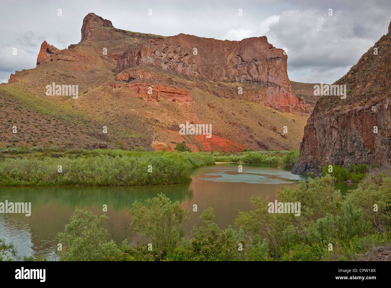 Malheur Grafschaft, OR Felsen stehend über den Oyhee-Fluss Stockfoto