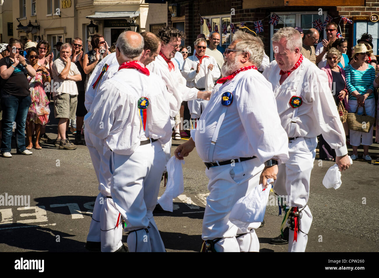 Morris Dancers auf dem alten Gaffers Festival in Yarmouth auf der Isle Of Wight. Stockfoto