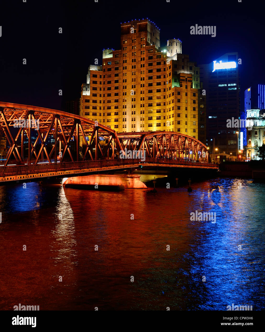 Broadway Mansion Hotel Shanghai und äußeren Baidu Brücke über den Wusong nachts Peoples Republic Of China Stockfoto