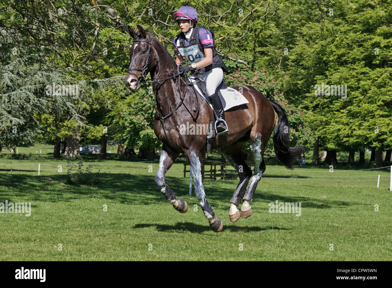 Emily King auf Herrn HiHo im Langlauf an der Houghton International Horse Trials 2012 Stockfoto