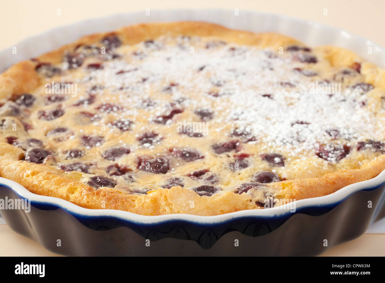 Kirschen clafoutis -Fotos und -Bildmaterial in hoher Auflösung – Alamy