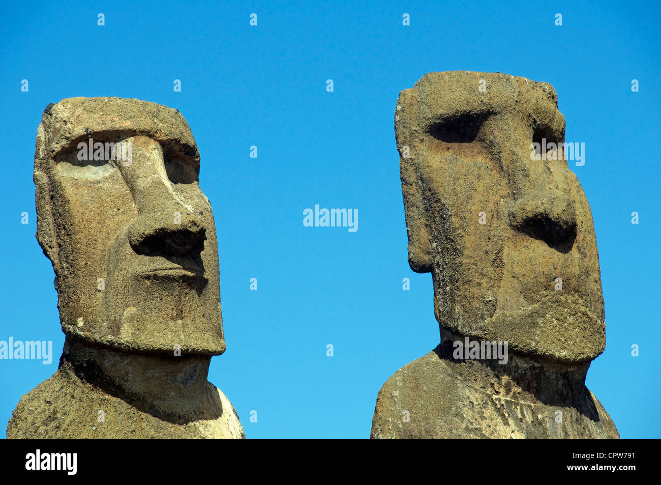 Zwei Moai Ahu Tongarika Osterinsel Chile Stockfoto