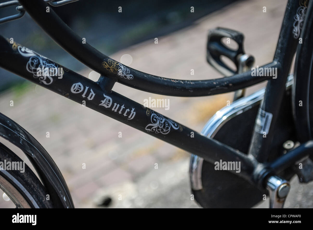 Fahrrad auf der Straße Volendam, Holland, Niederlande Stockfoto