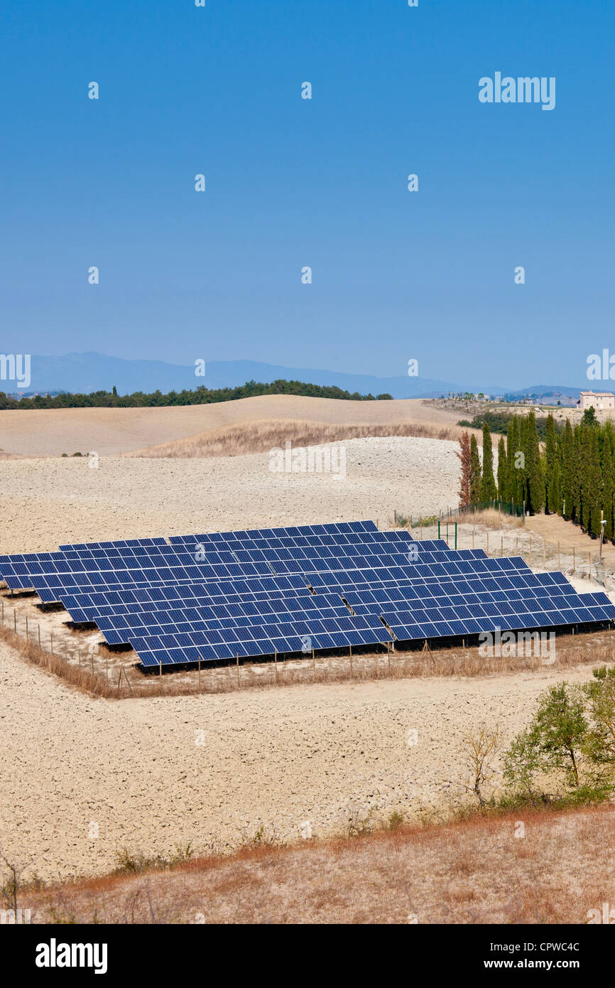 Sonnenkollektoren bei Murlo in Toskana, Italien Stockfoto